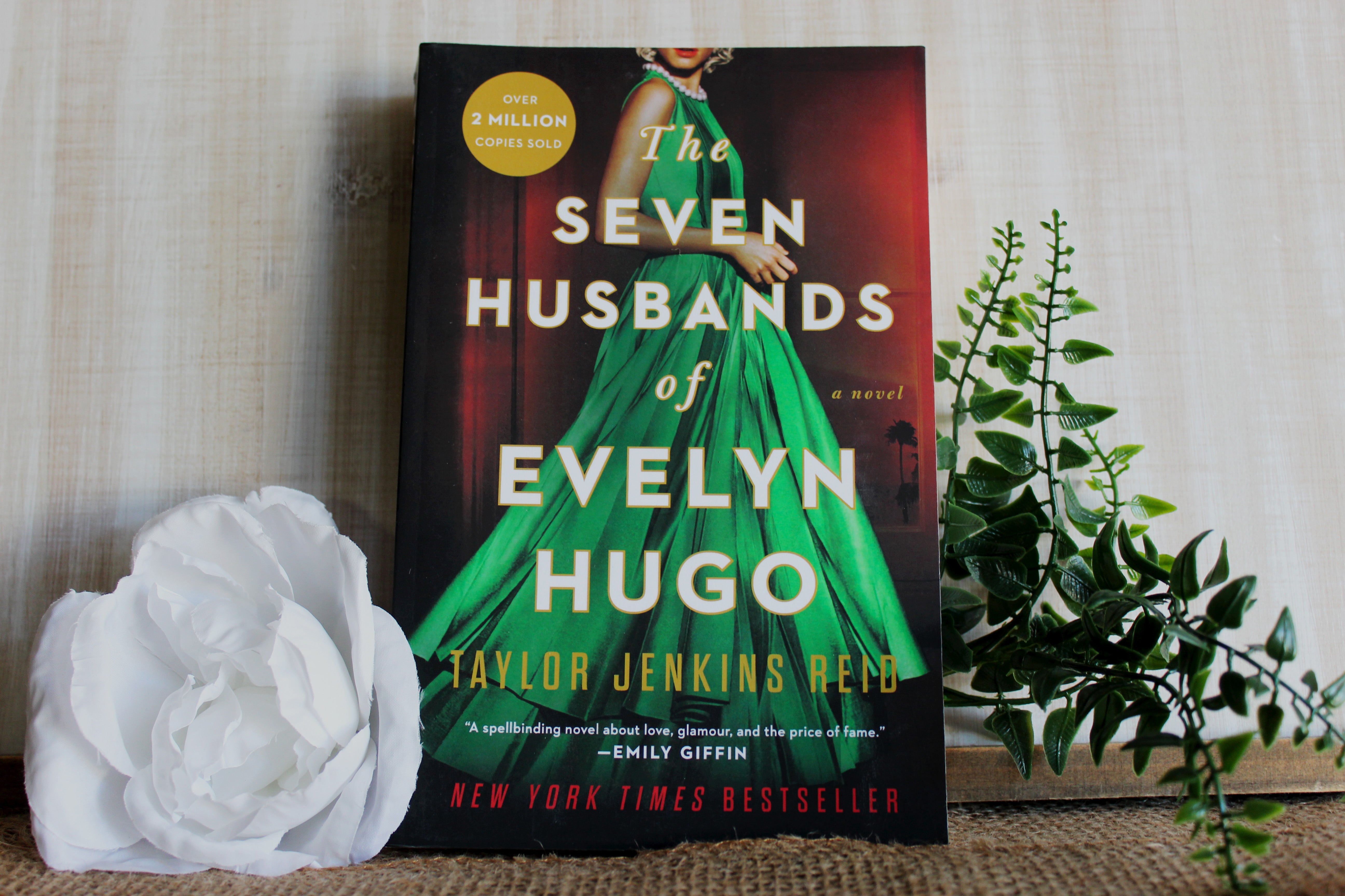 The Seven Husbands of Evelyn Hugo Gift Set